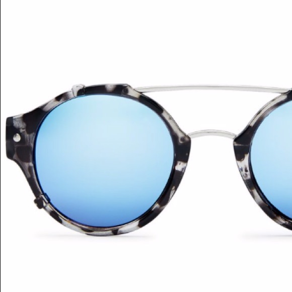 Quay Australia Accessories - Quay Australia QA It’s a sin Sunglasses marbled
